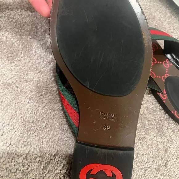 Gucci Women's Sandals with Green and Red Straps..like new! I wore it two times. - Picture 5 of 8